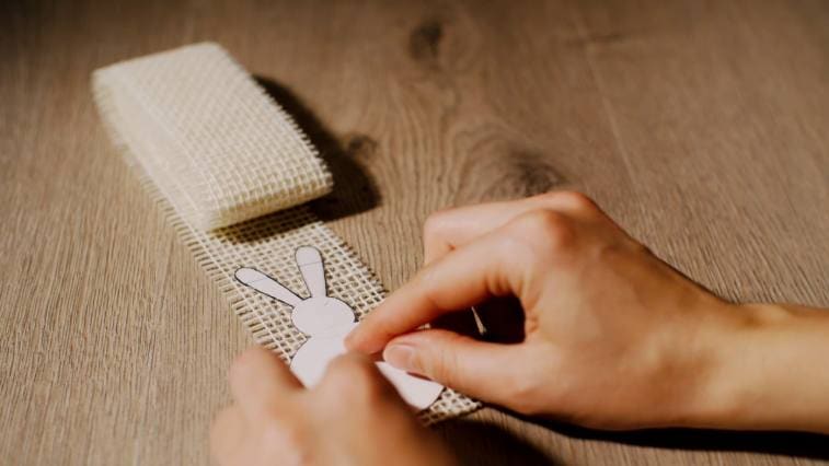 Húsvéti evőeszköztartó