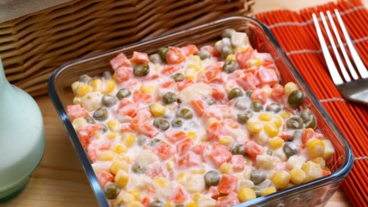 Tejfölös zöldségsaláta