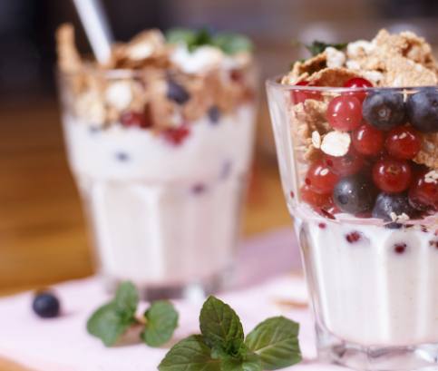 Raňajkové jogurtové parfé s medom