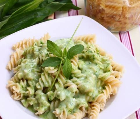 Medvehagymás tészta