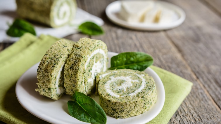 Špenátová roláda so syrovo-vajíčkovým krémom
