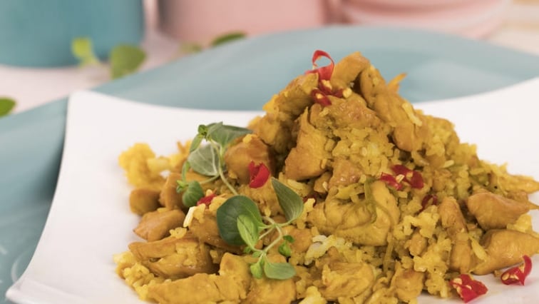 Krůtí maso s cuketou a smaženou rýží