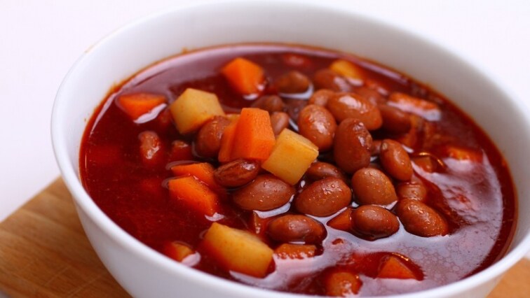 Füstölt csülkös babgulyás