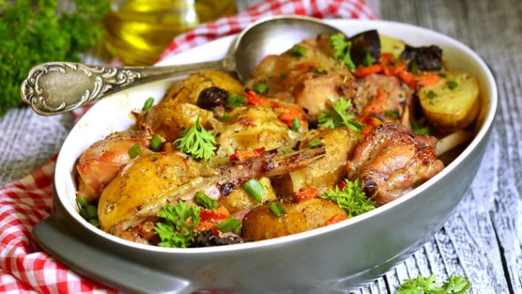 Lahodný králík na zelenině a brambůrkách