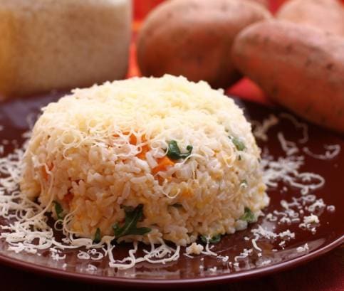 Édesburgonyás-chedar sajtos rizottó