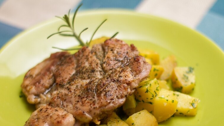 Vasalt csirke petrezselymes burgonyával