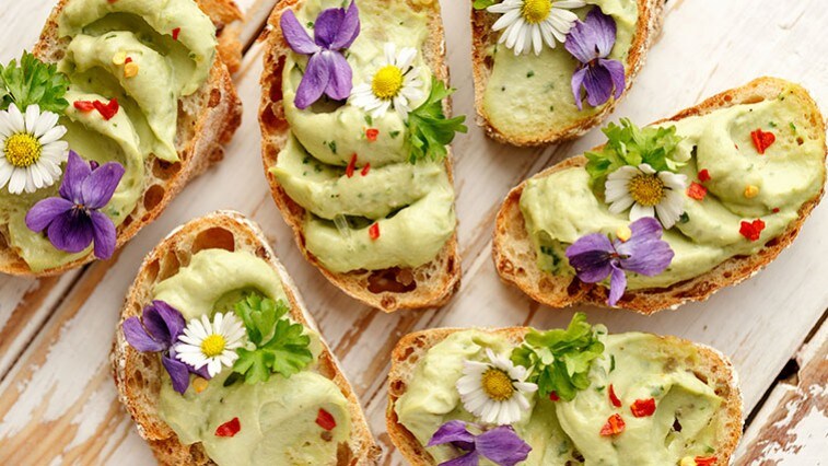 22 tipů, jak udržet květiny ve váze co nejdéle čerstvé