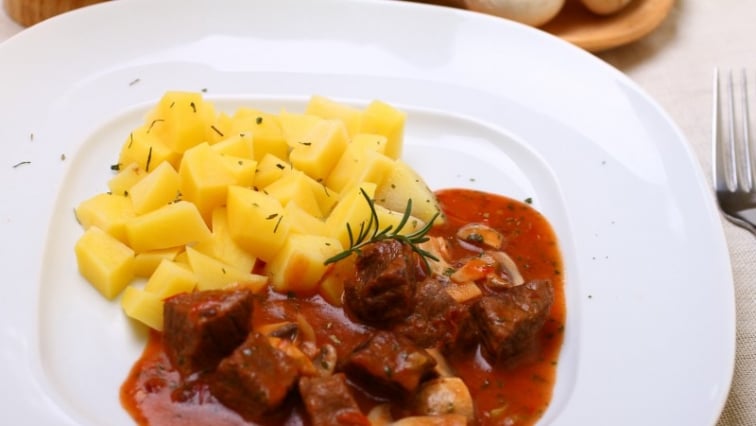 Gombás marhapörkölt