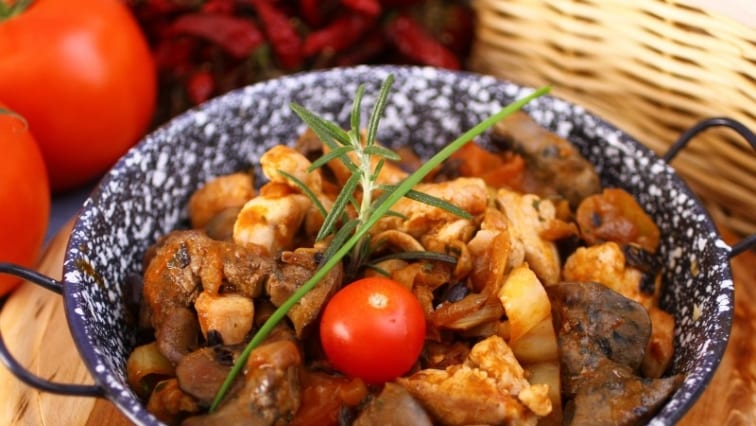 Piríott máj csirkemellel