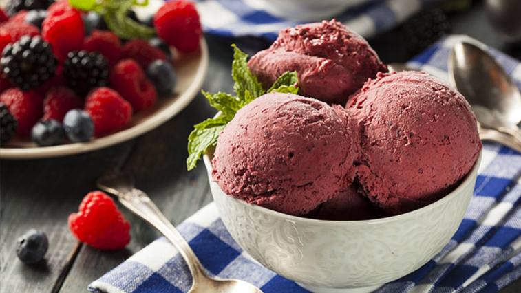 Domáca zmrzlina hotová za pár minút? Poďme na to!