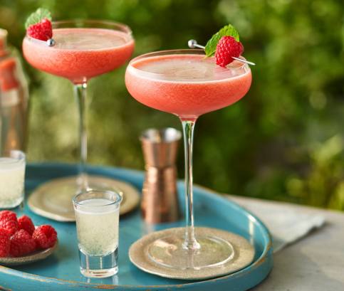 Málnás–maracujás martini koktél