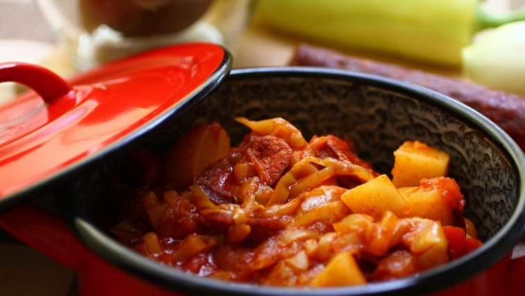 Lecsó kolbásszal, burgonyával