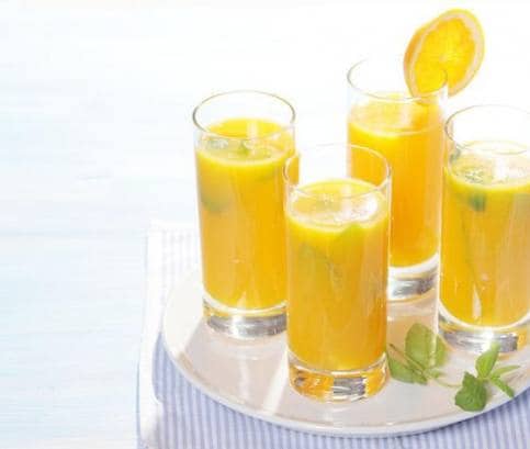 Domácí pomerančový džus