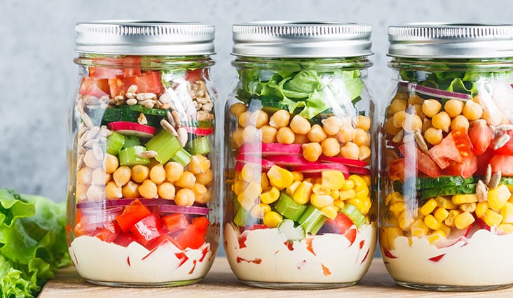 Saláta: befőttes üvegben