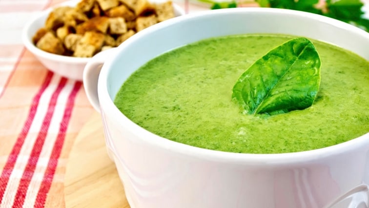 Jemná špenátová polievka pre deti