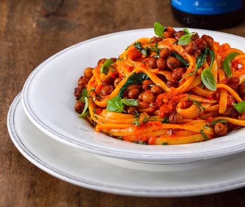 Fresine cestoviny s cícerom a krémovou omáčkou z pečenej papriky