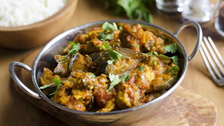 Pečený lilek s bio červenou čočkou