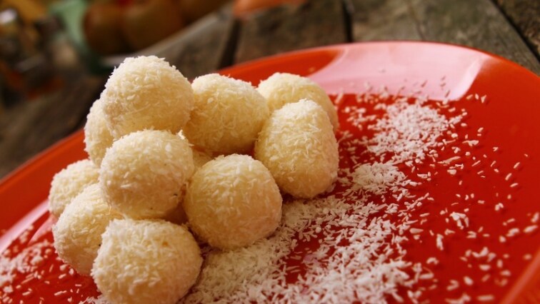 Túrós-kókuszos golyó