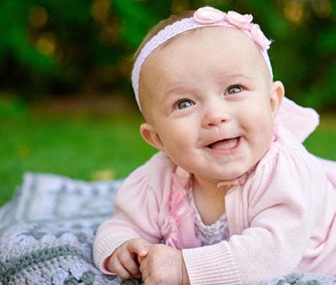 Vrstvy a čepička: Základy oblékání miminka na jaře