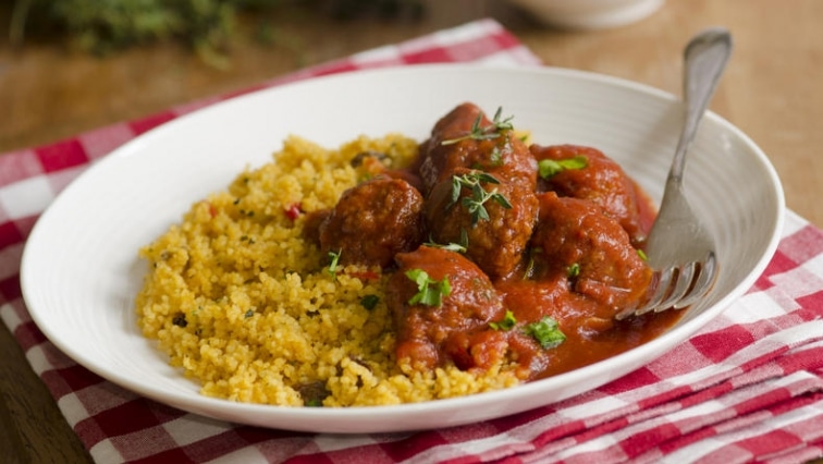 Masové kuličky s rajčatovou omáčkou a kuskusem bez lepku