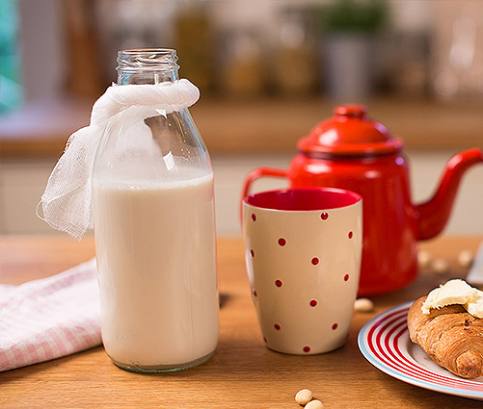 Domáce mandľové mlieko