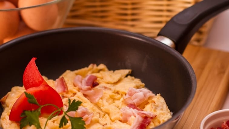 Szalonnás tojásrántotta