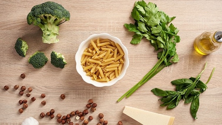 Brokkolis penne pestóval