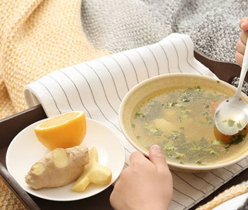 Lieky a potraviny: Dajte si pozor na niektoré kombinácie!