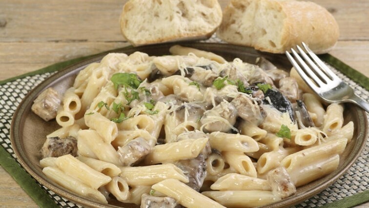 Penne s houbovou omáčkou s nízkým obsahem laktózy