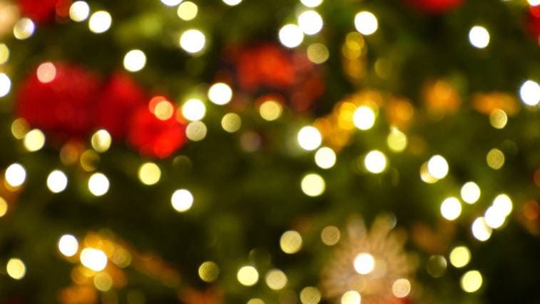 Karácsonyi fények és díszkivilágítás