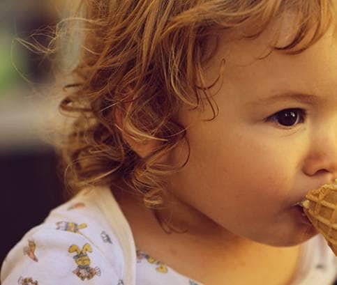 Kedy môžu deti jesť zmrzlinu? Do roka iba kornútok