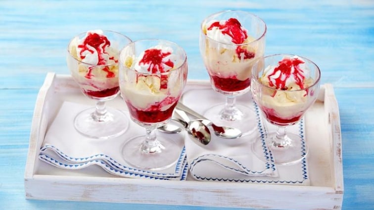 Horké maliny s vanilkovou zmrzlinou