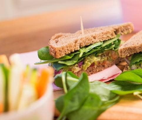 Avokádový Shrek sendvič