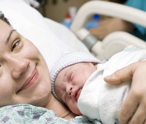 Hipnoszülés – mi az, és működik?