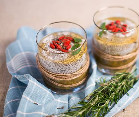 Chia mangový puding