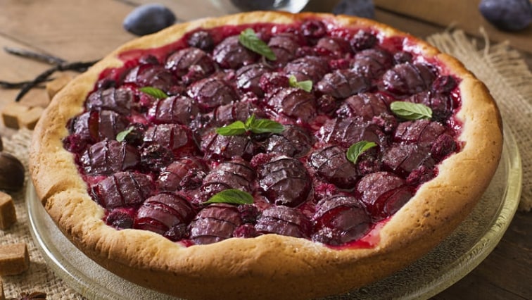 Kynutý ovocný koláč s nízkým obsahem laktózy