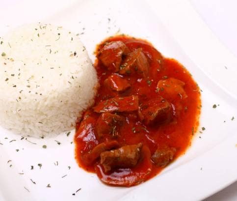 Marhapörkölt gombával