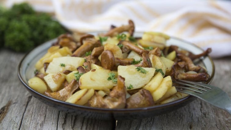 Pánev s brambory a liškami (nejen) pro vegetariány