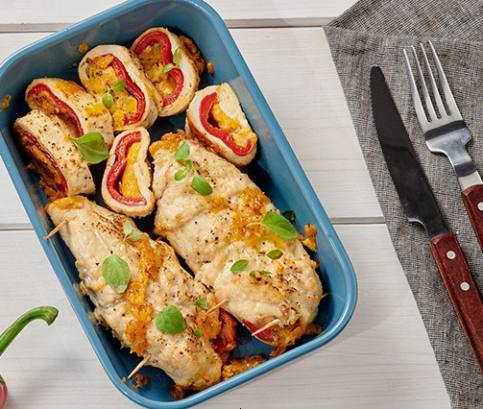 Csirkés tekercs kápia paprikával és sajttal