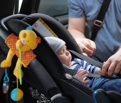 Výber detskej autosedačky vám uľahčí 5 praktických tipov