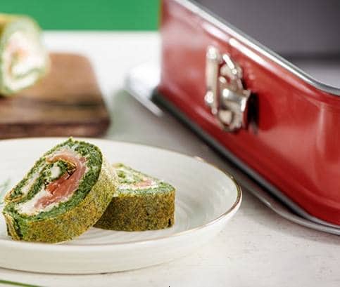 Spenótos-lazacos tekercs