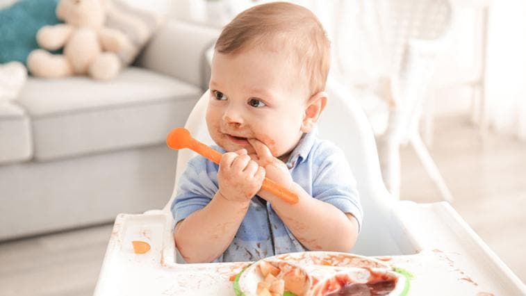 Jak by mělo dítě jíst v prvním roce života?