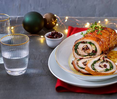 Vepřová kýta s brusinkami a se špenátem