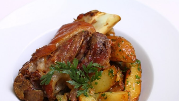 Római tálban sült csülök