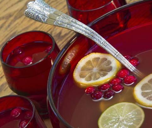 Velikonoční nealkoholický punč s brusinkami