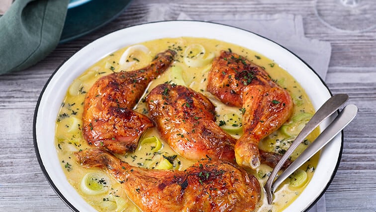 Finest tárkonyos csirkecomb póréhagymával