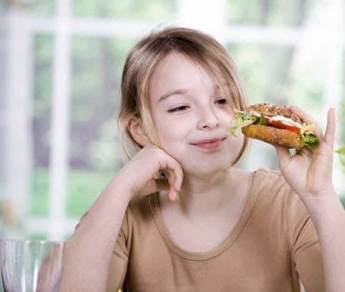 Poznáte 3 základné zložky raňajok pre deti?