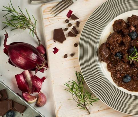 Divina s višňami a čokoládou