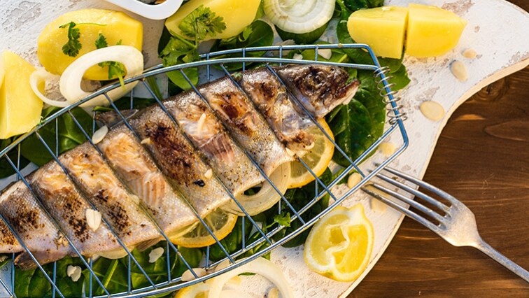 Pstruh na grile so špenátom