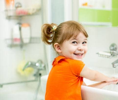 Hygiena odmala: 5 bodov, ako naučiť deti umývať si ruky